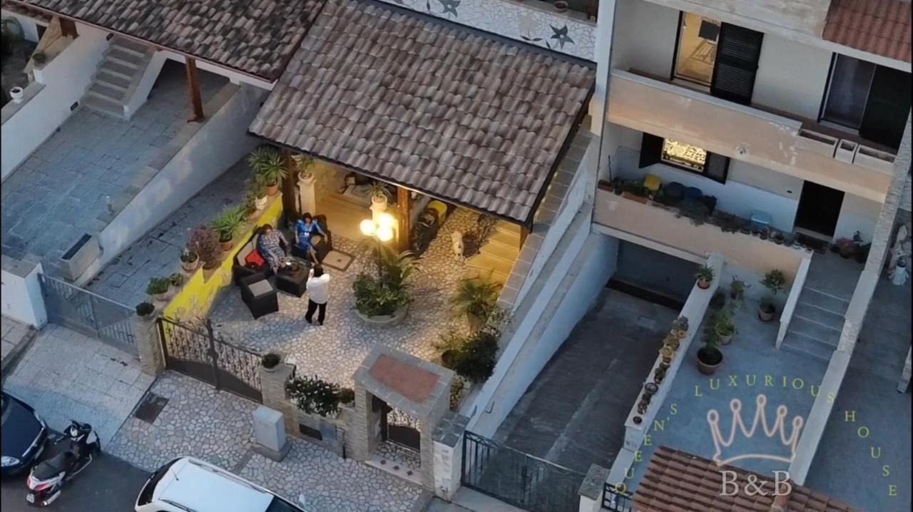 Queen'S Luxurious House Gallipoli Bagian luar foto