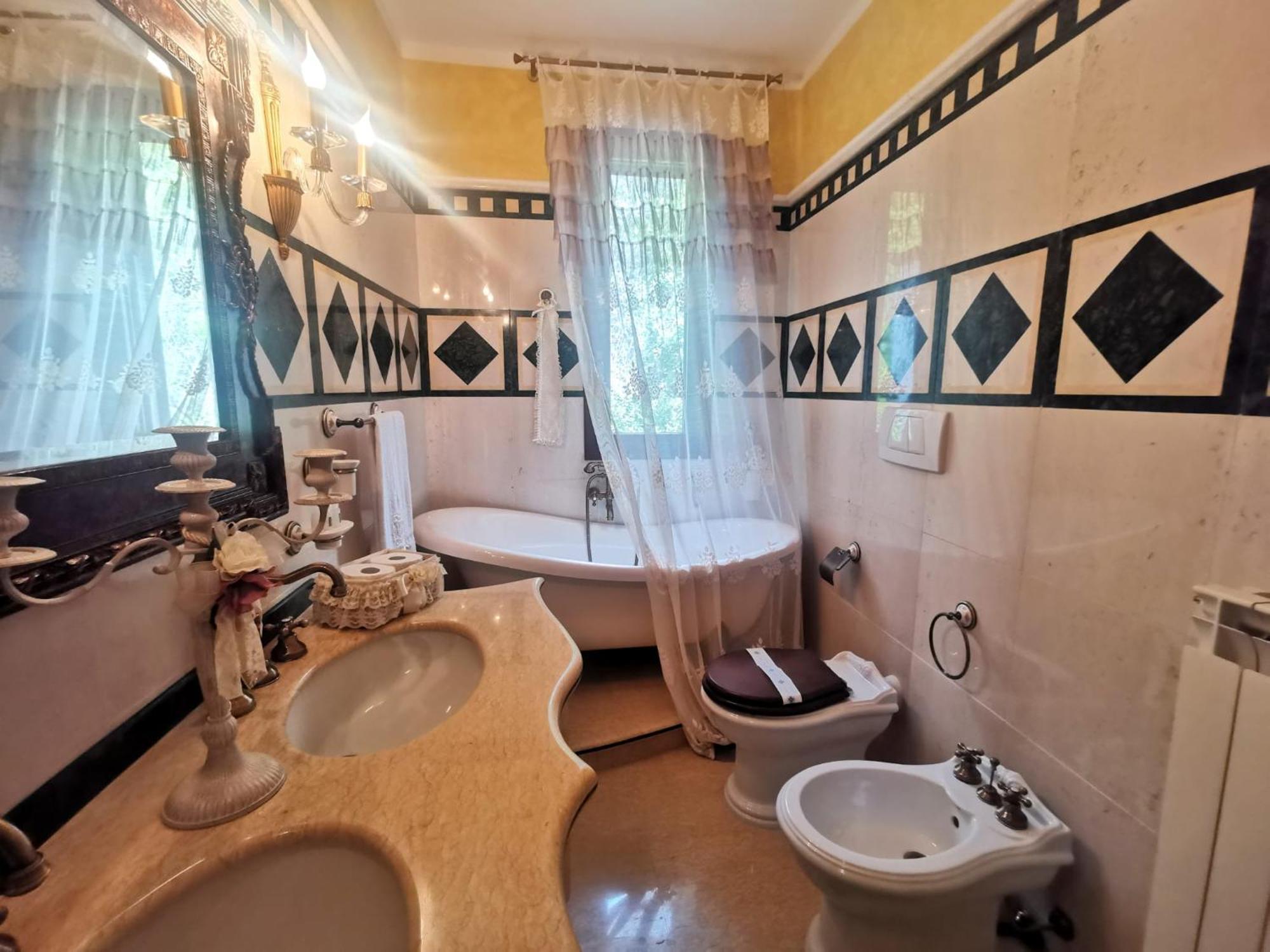 Queen'S Luxurious House Gallipoli Bagian luar foto