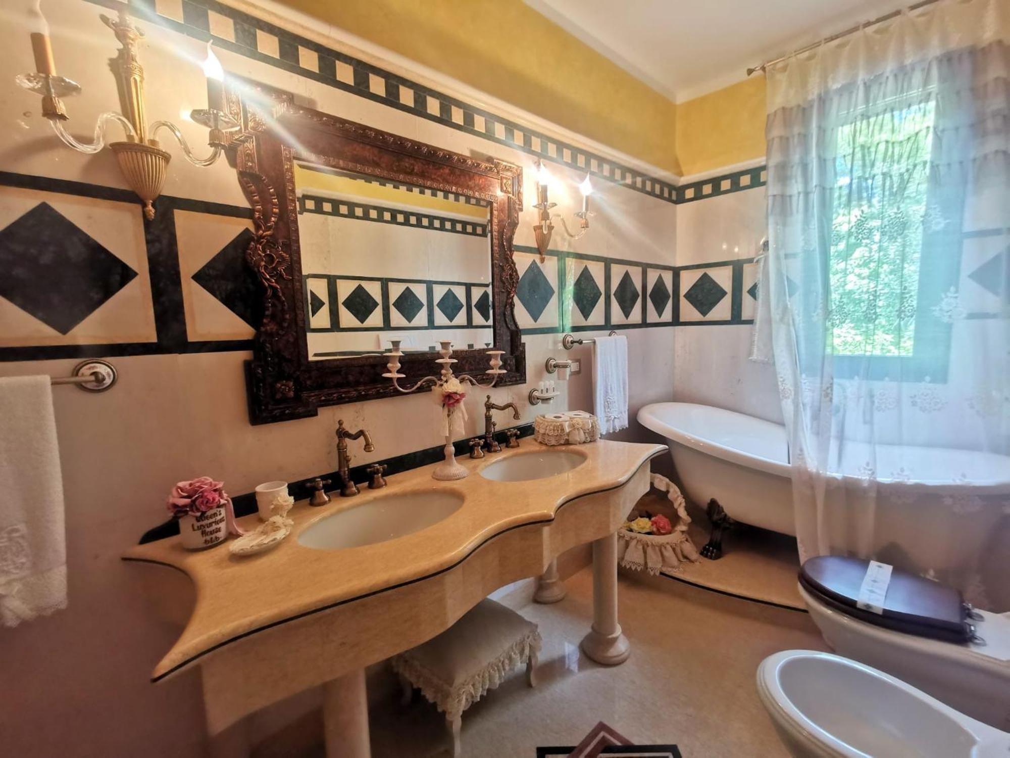 Queen'S Luxurious House Gallipoli Bagian luar foto