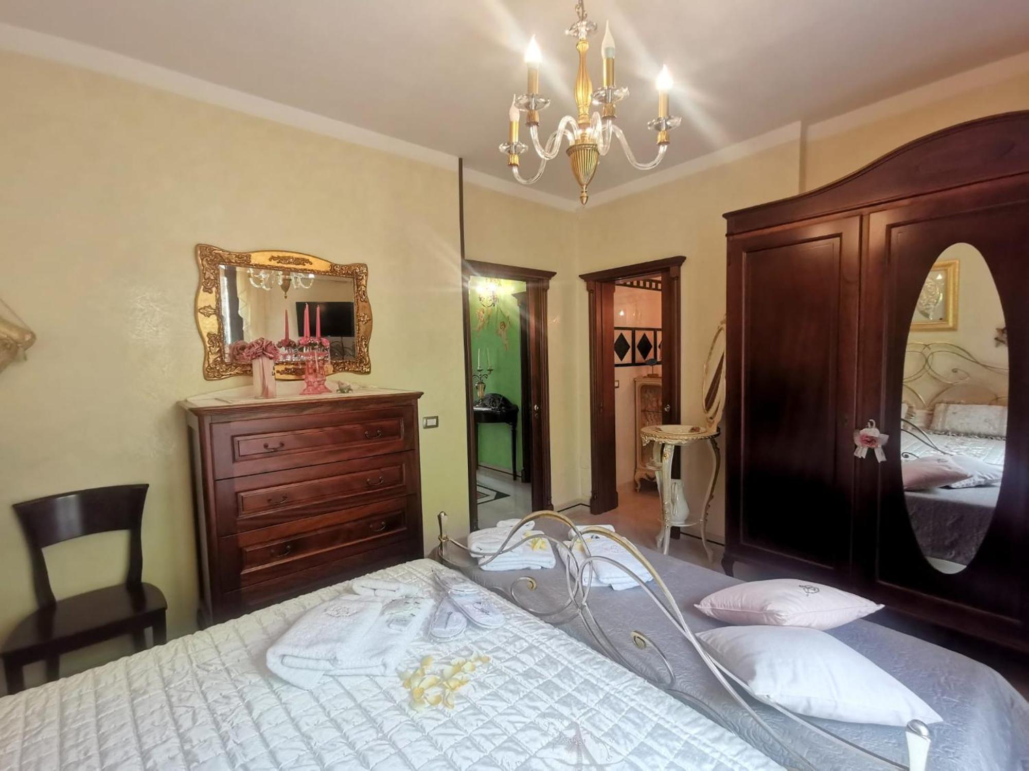 Queen'S Luxurious House Gallipoli Bagian luar foto