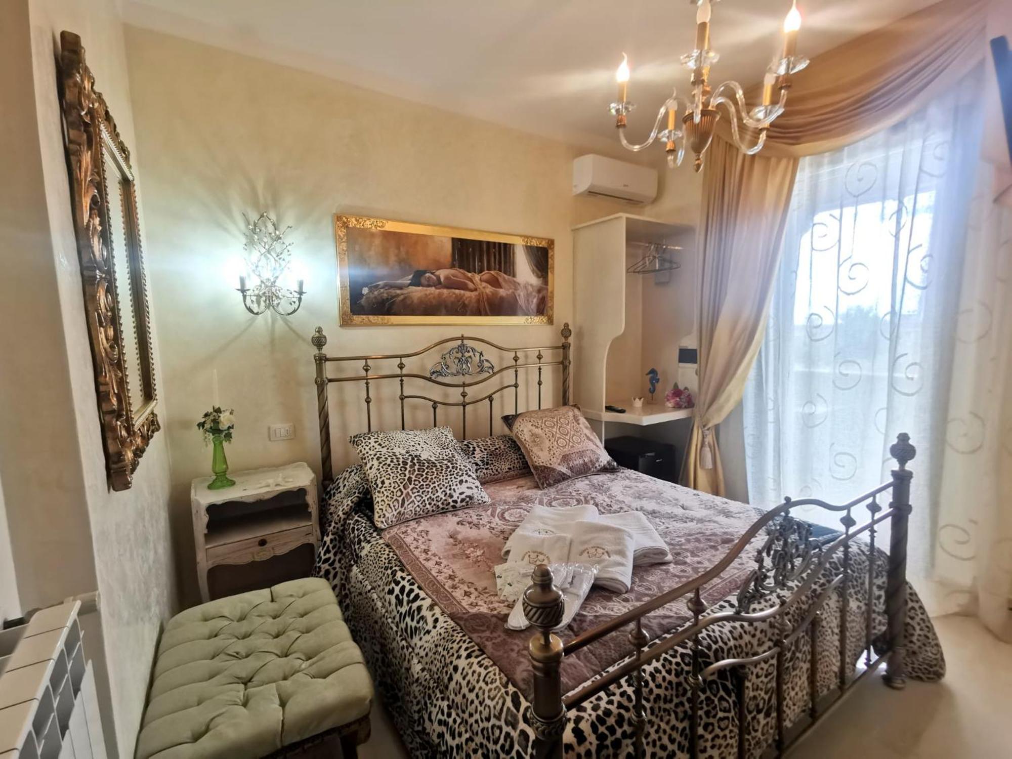 Queen'S Luxurious House Gallipoli Bagian luar foto