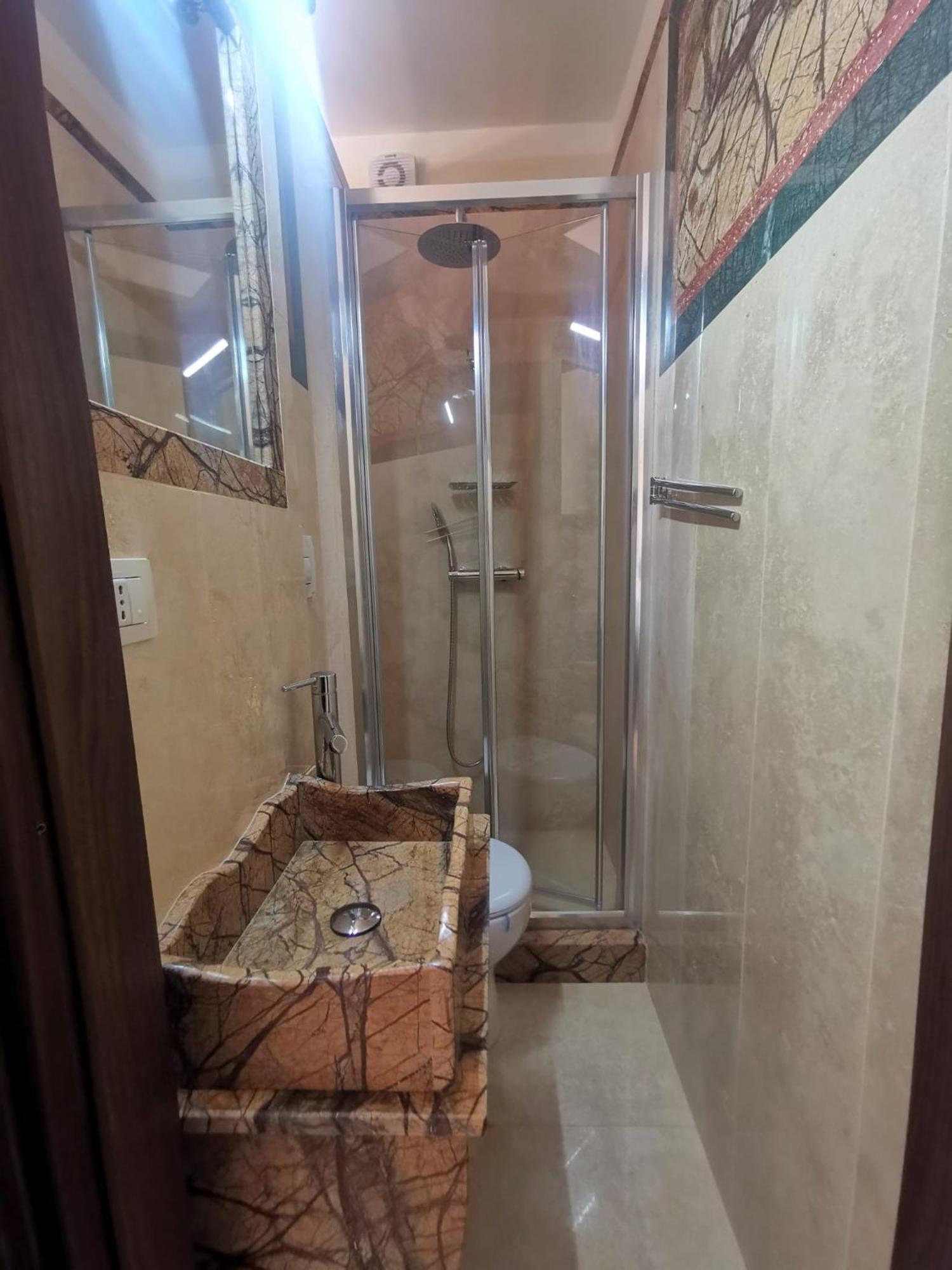 Queen'S Luxurious House Gallipoli Bagian luar foto