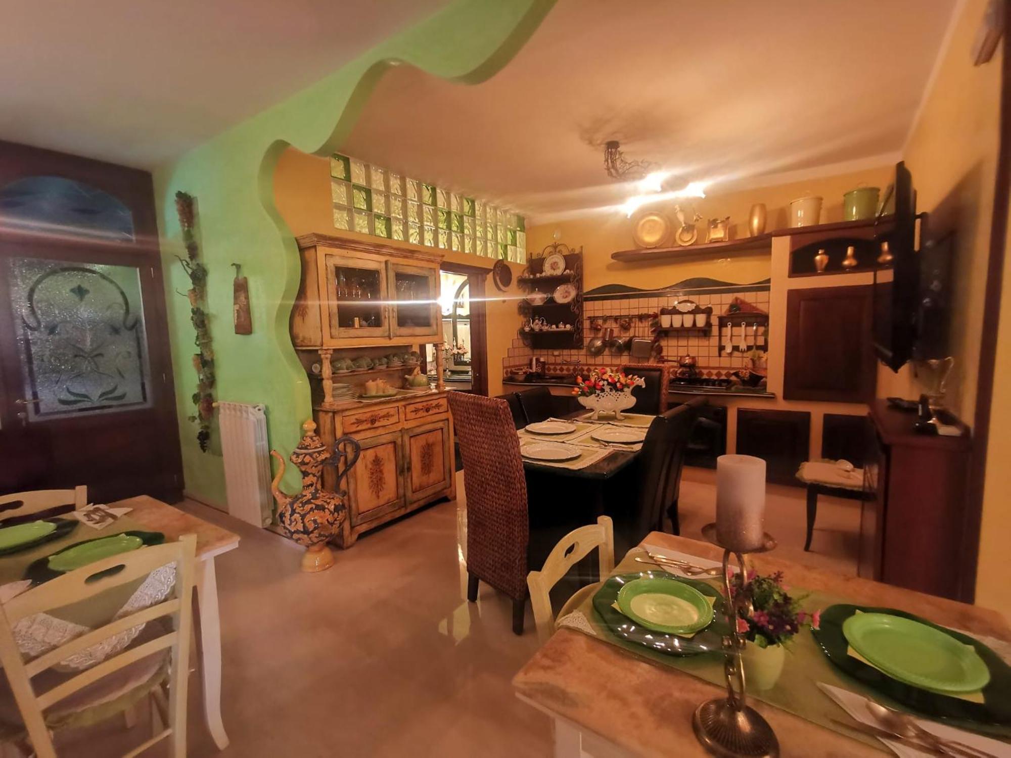 Queen'S Luxurious House Gallipoli Bagian luar foto
