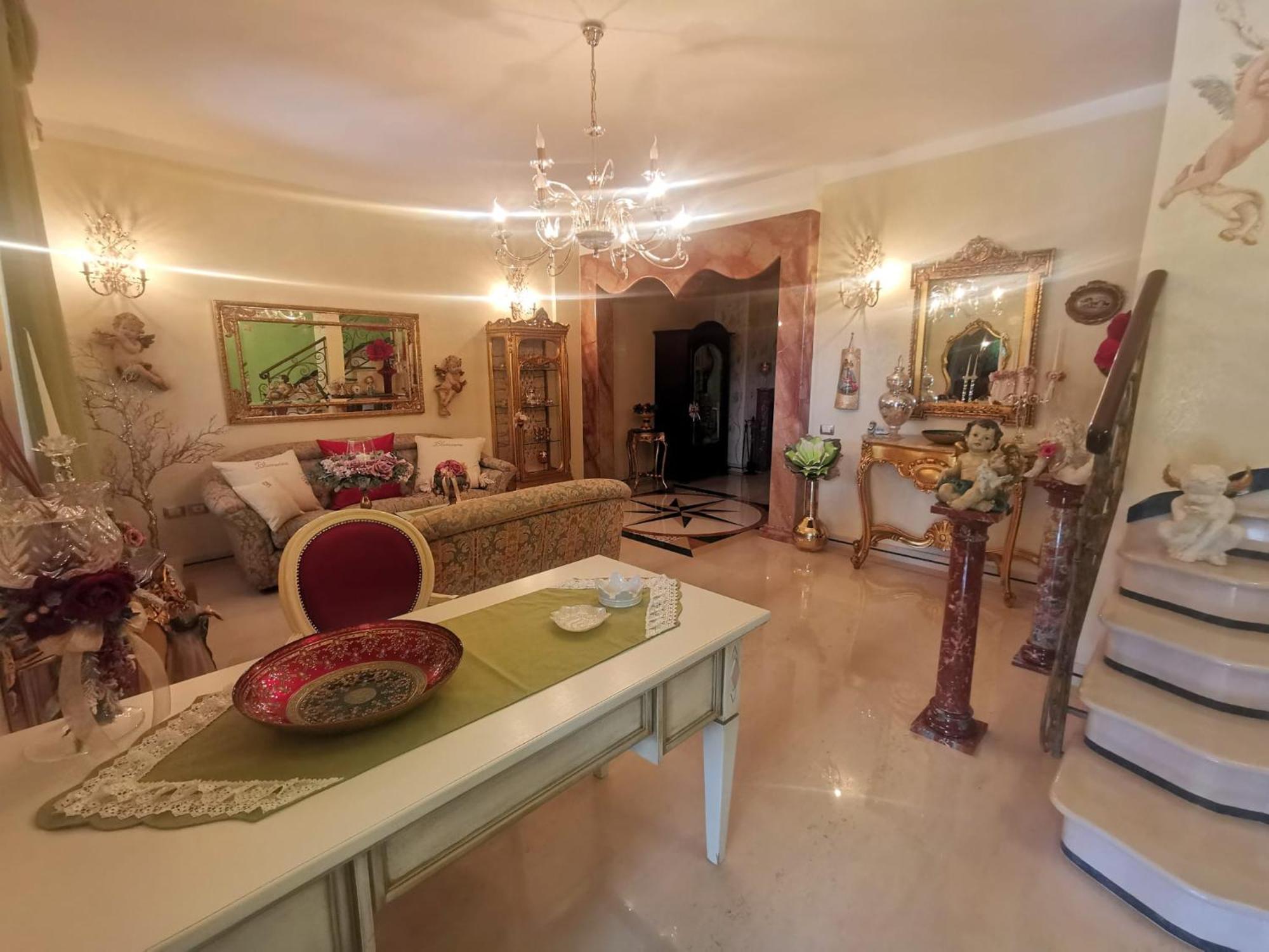 Queen'S Luxurious House Gallipoli Bagian luar foto