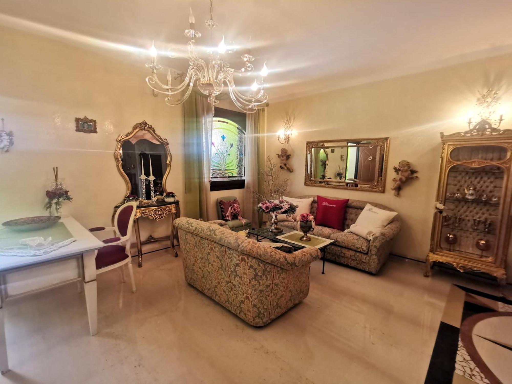 Queen'S Luxurious House Gallipoli Bagian luar foto