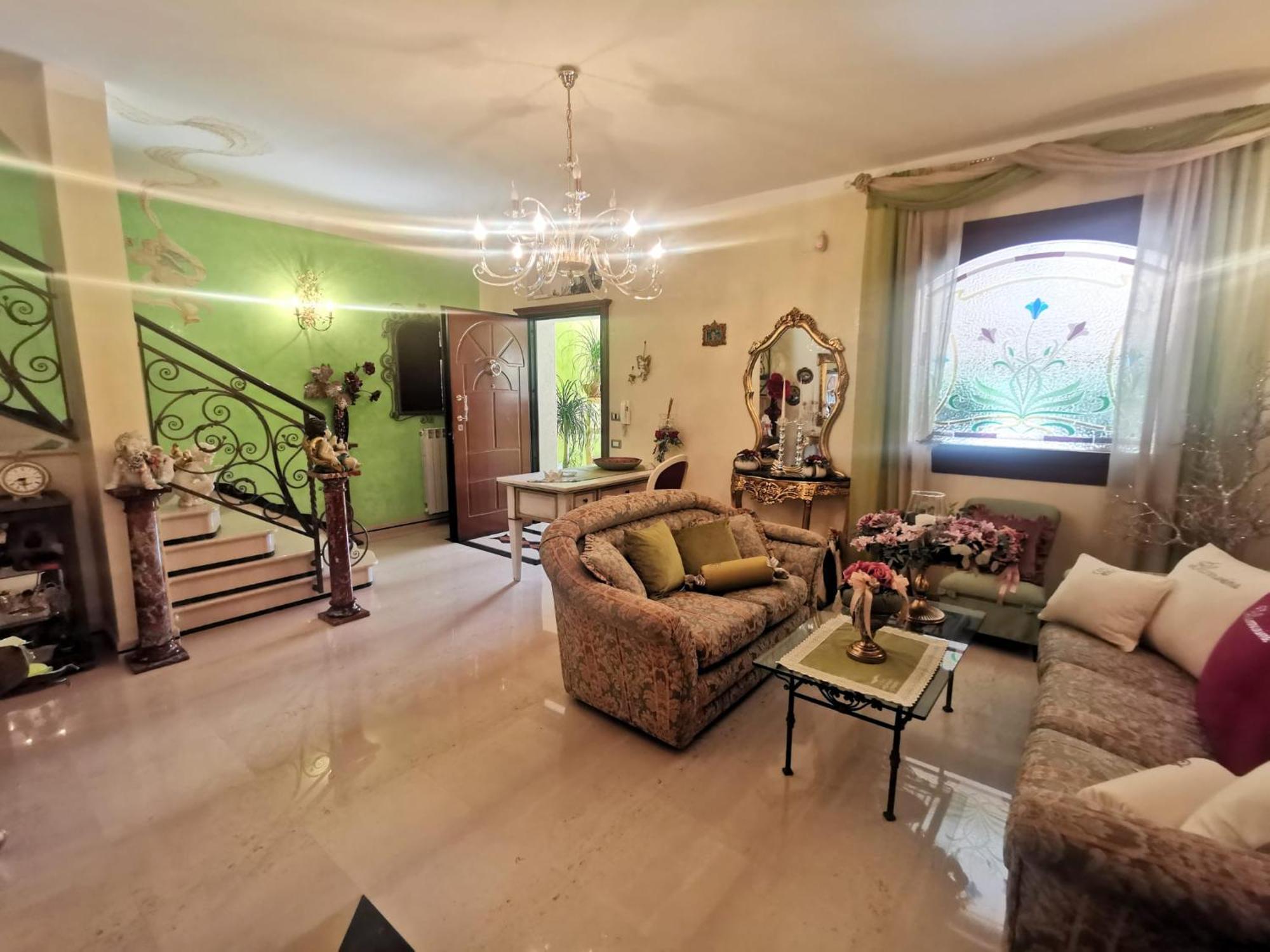 Queen'S Luxurious House Gallipoli Bagian luar foto